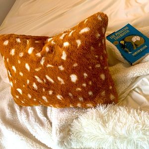 Anthropology Accent Faux Fur Cozy Pillow ( 14 x 17 )